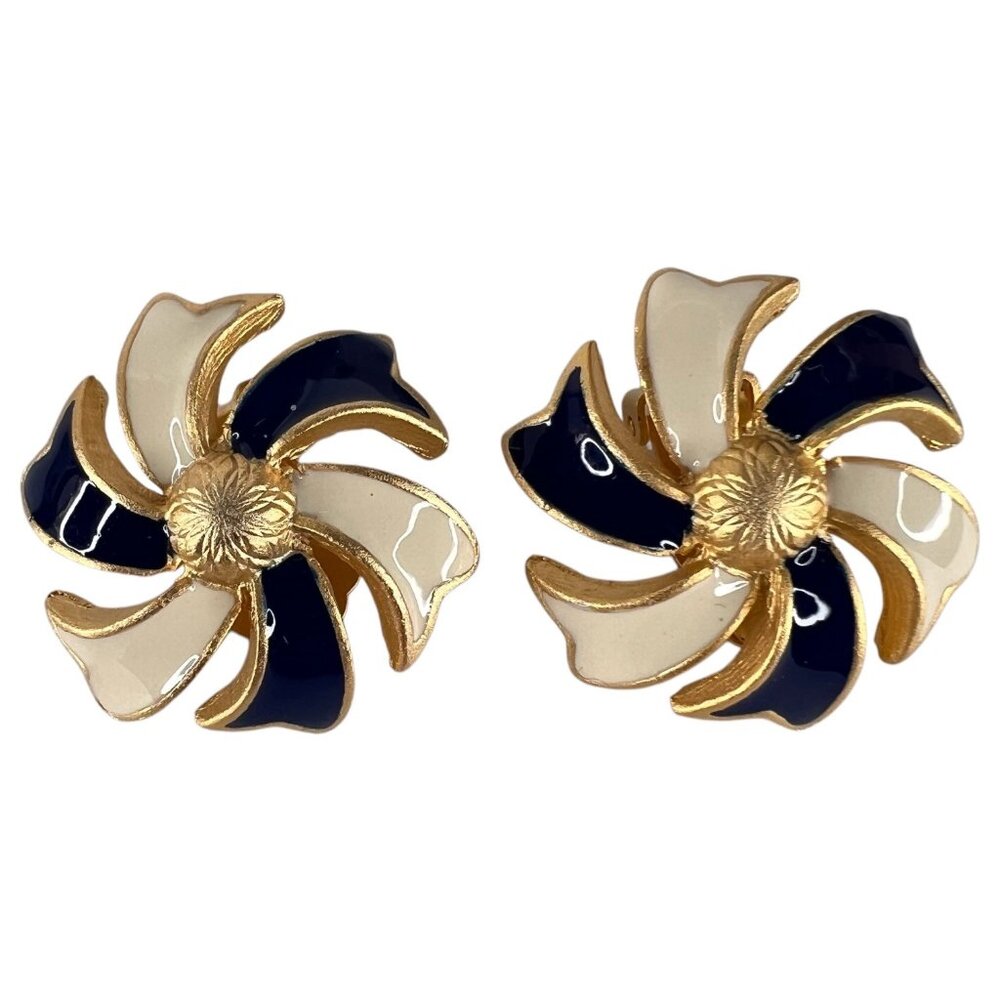 Vintage Enamel Blue And White Flower Clip‎ On Earrings Set Gold Tone 1” Across